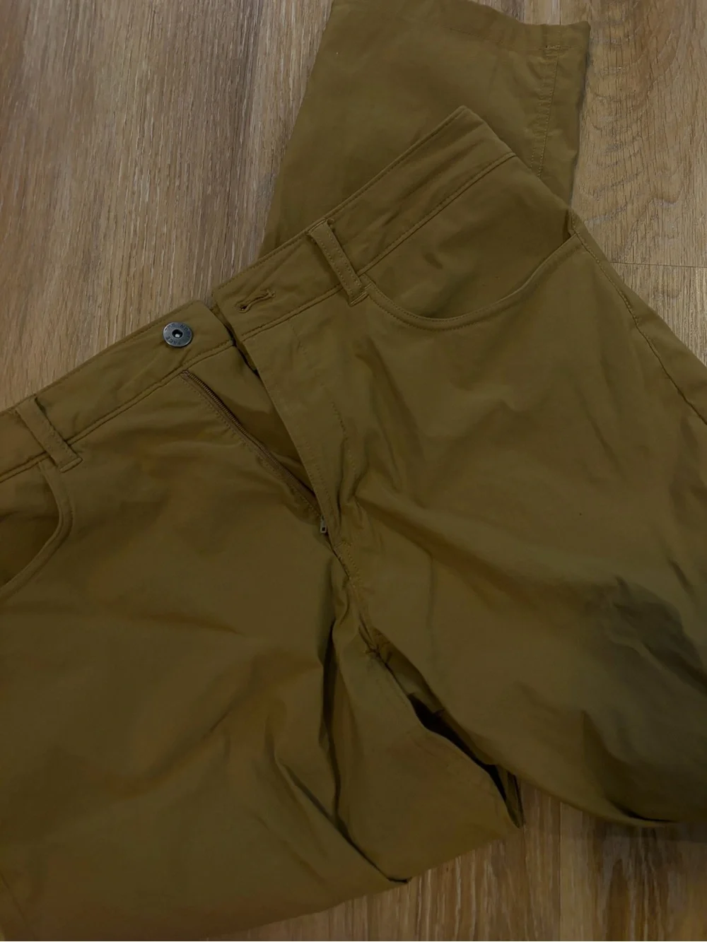 The North Face Olive Short-Sleeve Button Shirt & tan Pants Set xl&34